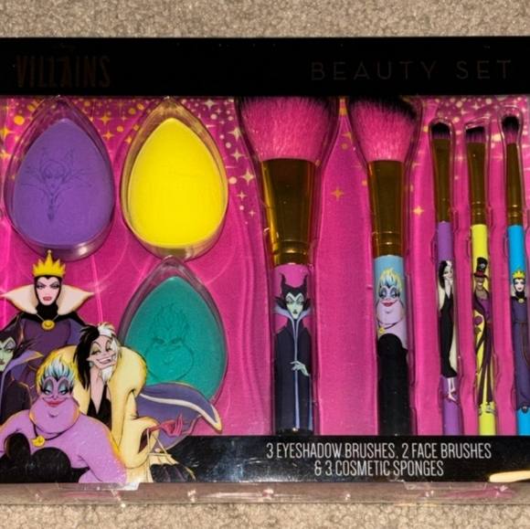 Disney Other - 8 Pc Disney Villains Beauty Set with Brushes and Sponges